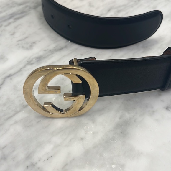 Authentic Gucci belt purchased from flagship store in NYC. Size 80. Lightly worn - Picture 2 of 5